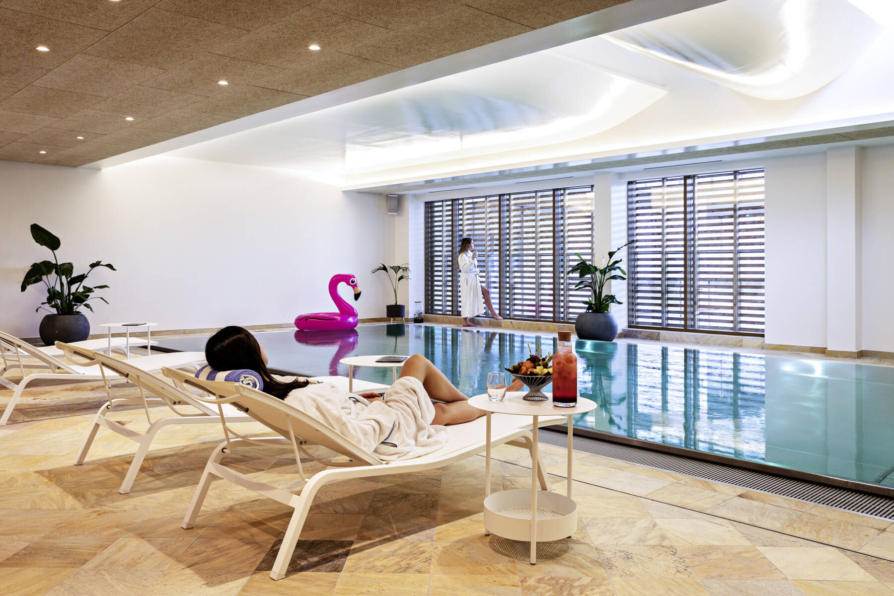 la piscine intérieure du Pullman Paris Centre-Becry